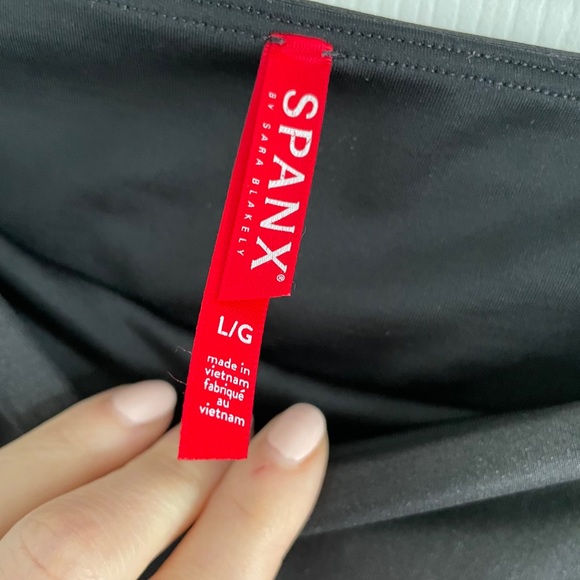 SPANX Faux Leather Leggings - Picture 3 of 6